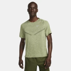 Nike Men's DRI-FIT Techknit Ultra Short Sleeve Running Top (326 - Rough Green/Alligator/Reflective Silver)